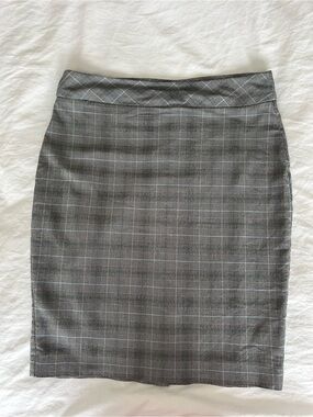 RW&CO. Grey Plaid Pencil Skirt